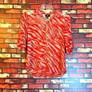 5 for $25🔥Size Medium IZ Byer Blouse